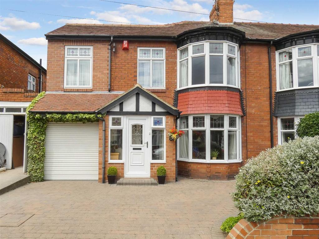 Belsay Avenue, Whitley Bay 4 bed semidetached house for sale £460,000