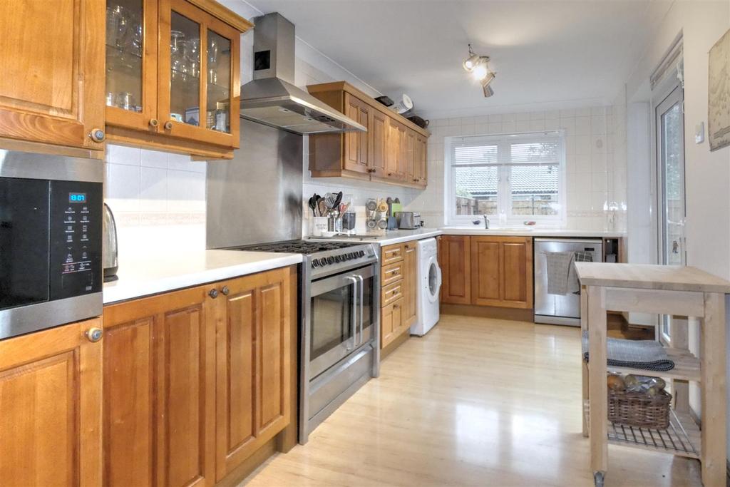 Chevington Close, Pegswood, Morpeth 3 bed semidetached house £175,000