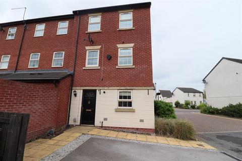 2 bedroom townhouse to rent - Boothferry Park Halt, Hull