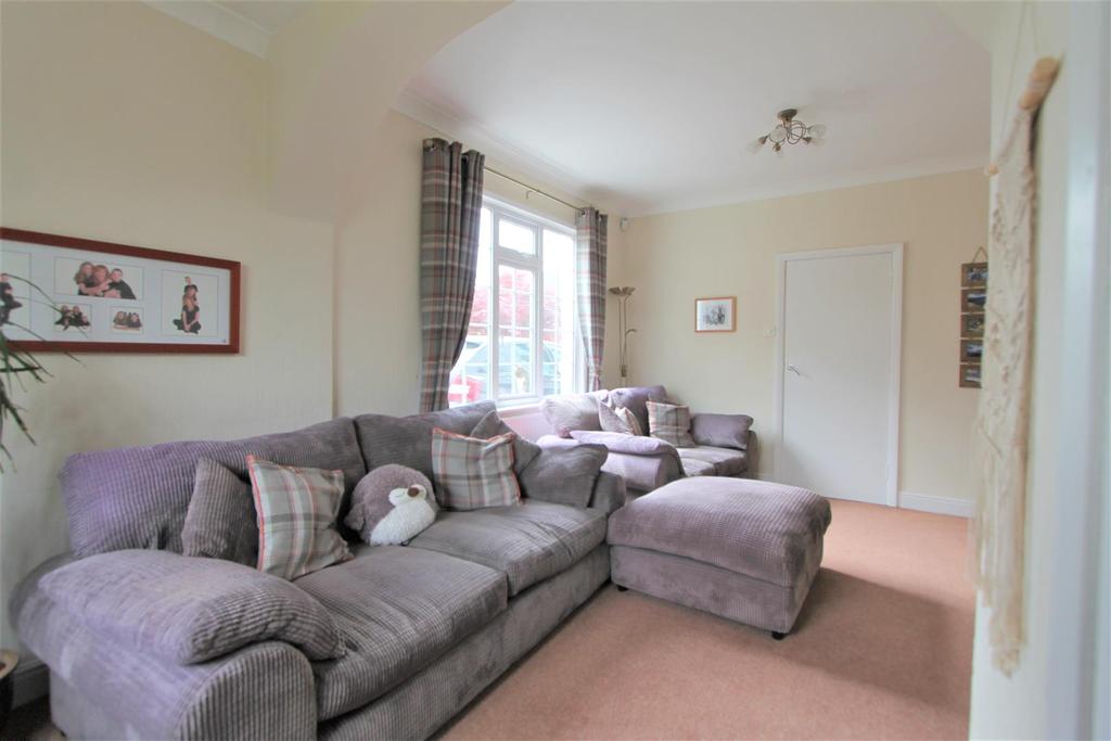 The Driveway, Dalby Avenue, Bushby... 3 bed cottage £325,000