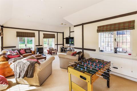 Foxley Barn Church Road, Tadley, RG26 3AU