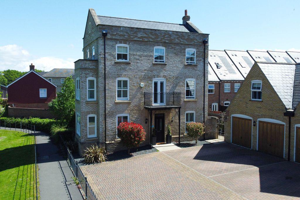 Rockbourne Road, Sherfield Park... 5 bed detached house £650,000