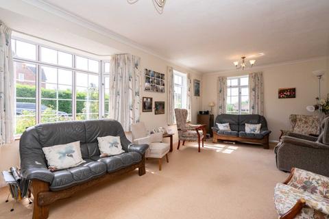 15 Stonelea Road, Hemel Hempstead, HP3 9JY