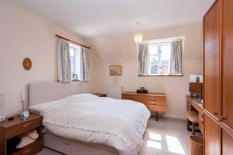 15 Stonelea Road, Hemel Hempstead, HP3 9JY