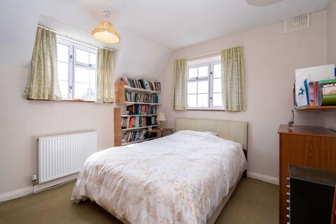15 Stonelea Road, Hemel Hempstead, HP3 9JY