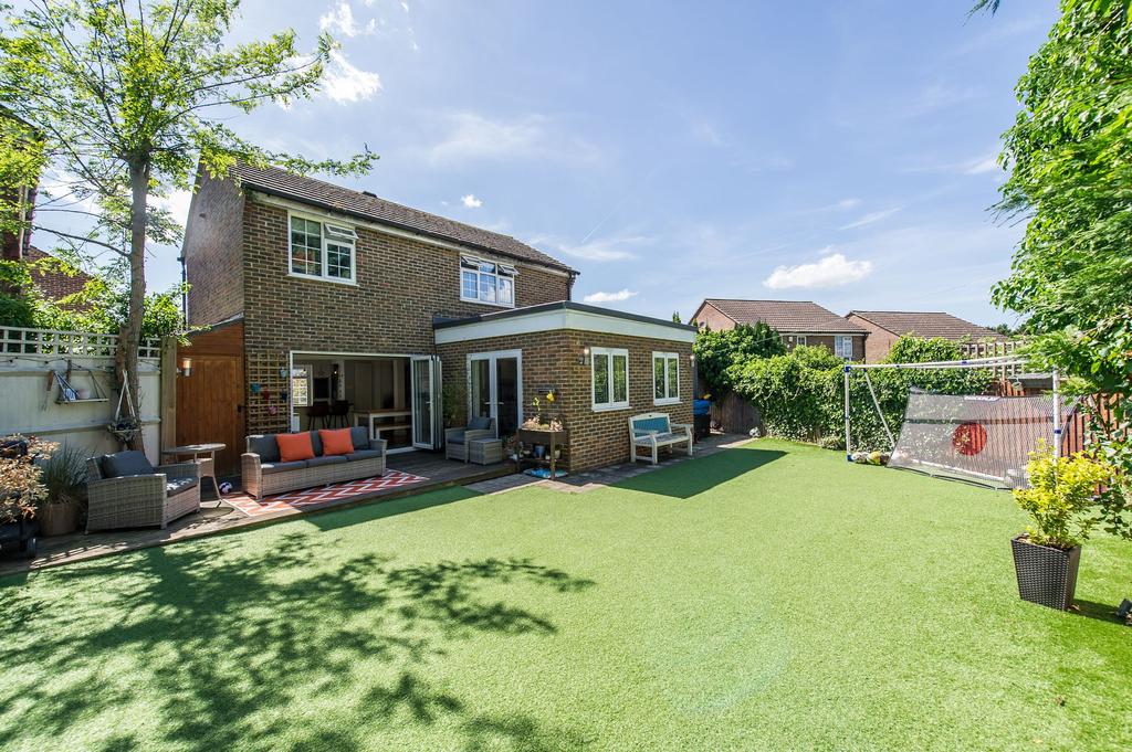 Wheatfield, Leybourne, ME19 3 bed detached house £540,000