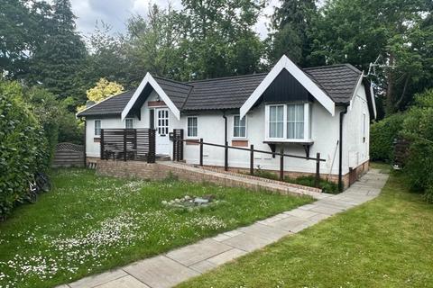 3 bedroom park home for sale - Fangrove Park, Lyne, Chertsey, Surrey, KT16