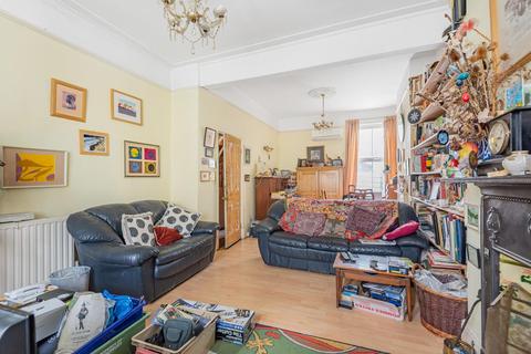 37 Honley Road, London, SE6 2HY