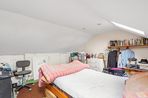 37 Honley Road, London, SE6 2HY