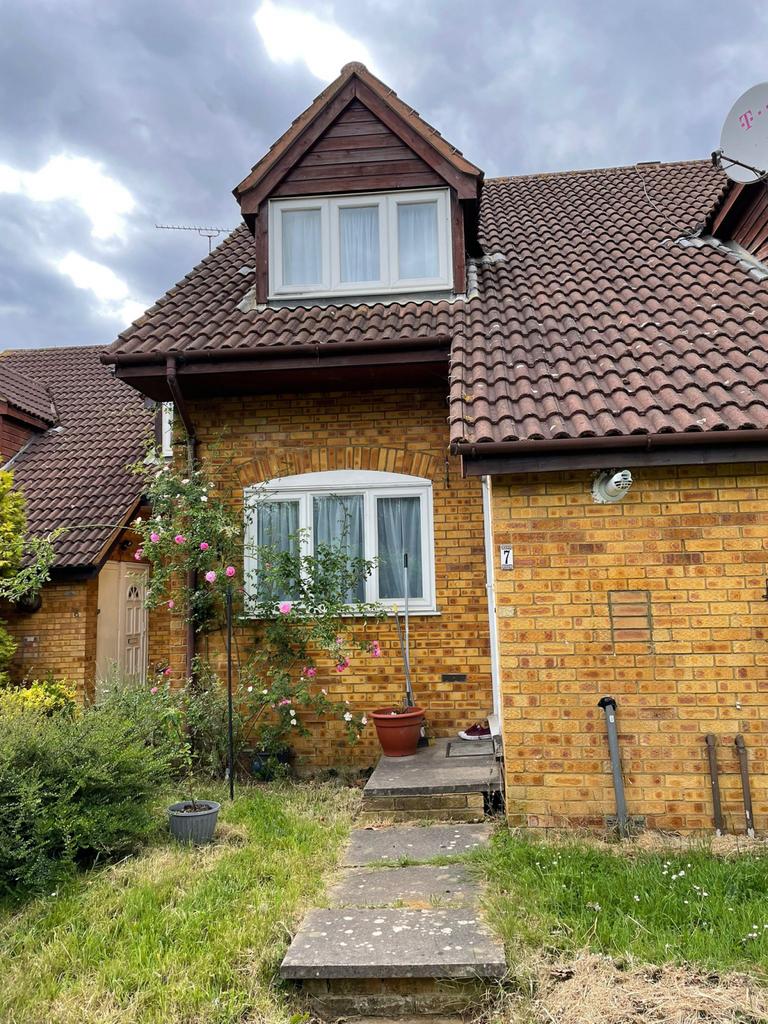 Amroth Green, Welsh Harp Village 2 bed terraced house £425,000