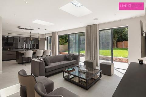 6 bedroom detached house to rent, Ullswater Cresent,