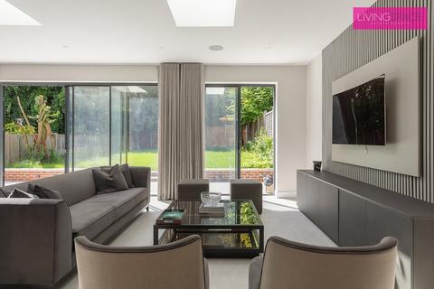 6 bedroom detached house to rent, Ullswater Cresent,