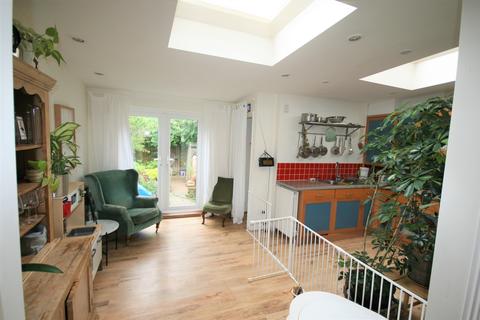 50 Bellevue Road, London, W13 8DE