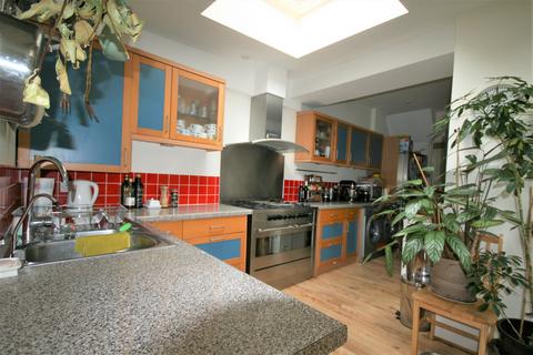 50 Bellevue Road, London, W13 8DE