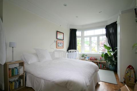 50 Bellevue Road, London, W13 8DE