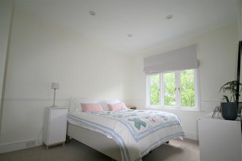 50 Bellevue Road, London, W13 8DE