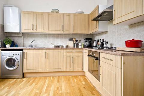 3b Goulton Road, London, E5 8HA