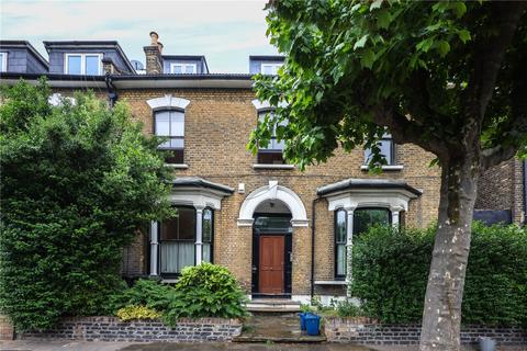 3b Goulton Road, London, E5 8HA