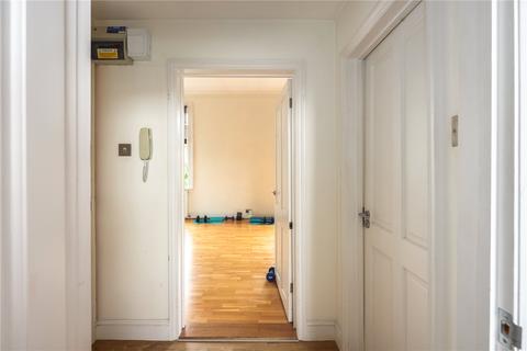 3b Goulton Road, London, E5 8HA