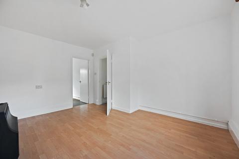 21 Bartram Close, Uxbridge, UB8 3AX