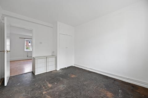 21 Bartram Close, Uxbridge, UB8 3AX