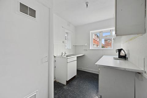 21 Bartram Close, Uxbridge, UB8 3AX
