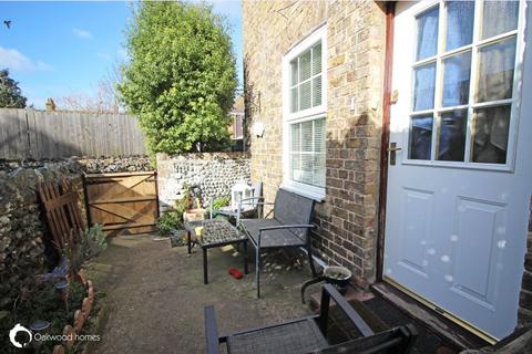 2 bedroom end of terrace house to rent, Alma Cottages, Station Road, Birchington