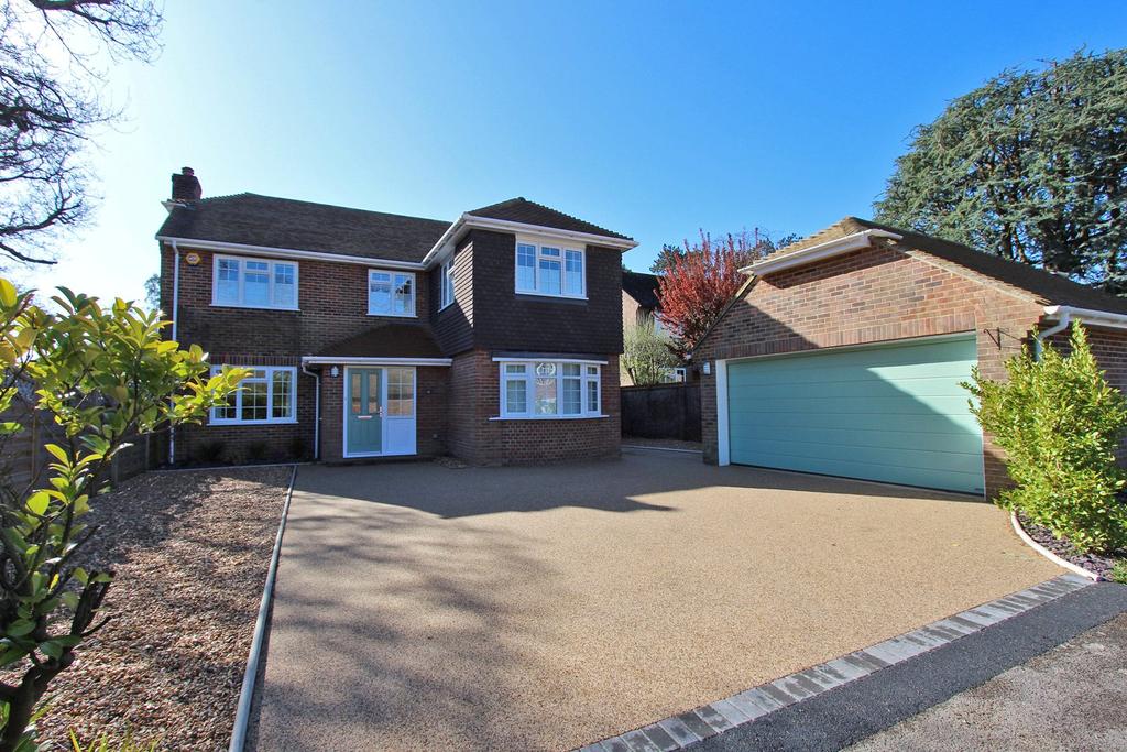 Rhinefield Close, Brockenhurst, Hampshire, SO42 4 bed detached house