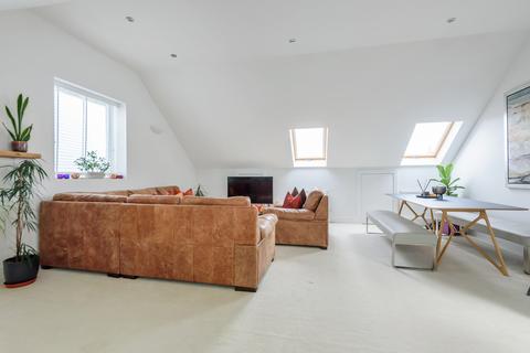 Flat 5, 7 Alston Road, Barnet, EN5 4ET