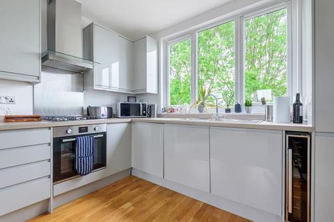Flat 5, 7 Alston Road, Barnet, EN5 4ET