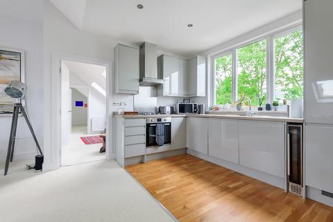 Flat 5, 7 Alston Road, Barnet, EN5 4ET