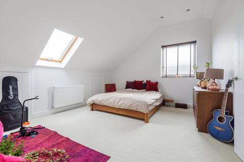 Flat 5, 7 Alston Road, Barnet, EN5 4ET