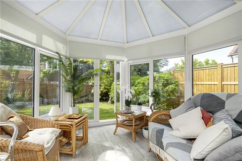 195 Cottenham Park Road, London, SW20 0SY