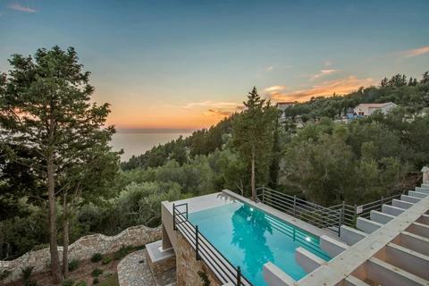 4 bedroom villa, Paxoi, 49082, Greece