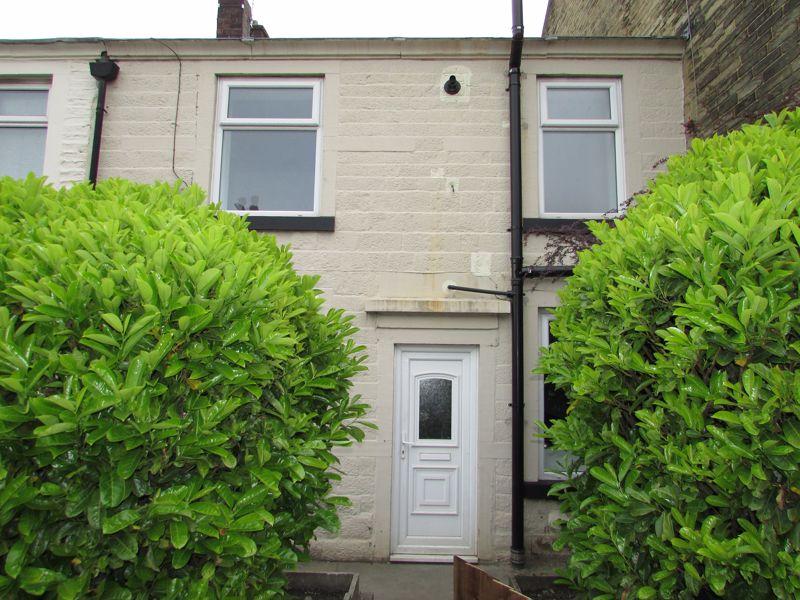 Newhey Road Milnrow. 1 bed terraced house £550 pcm (£127 pw)