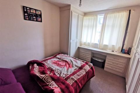 3 bedroom semi-detached house for sale - Granville Walk, Oldham