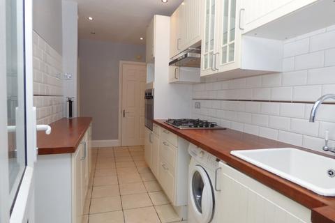 2 bedroom flat to rent - Tankerville Drive, Leigh-on-Sea, Essex