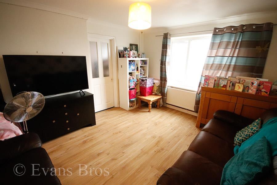 Hafod Elfed, Carmarthen 2 bed house £145,000
