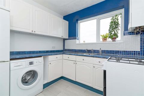 20a Limbrick Lane, Goring By Sea, Worthing, BN12 6AA