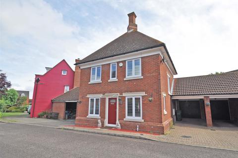 5 Sheringham Drive, Great Notley, Braintree, CM77 7FY