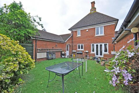 5 Sheringham Drive, Great Notley, Braintree, CM77 7FY