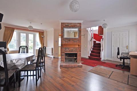 5 Sheringham Drive, Great Notley, Braintree, CM77 7FY