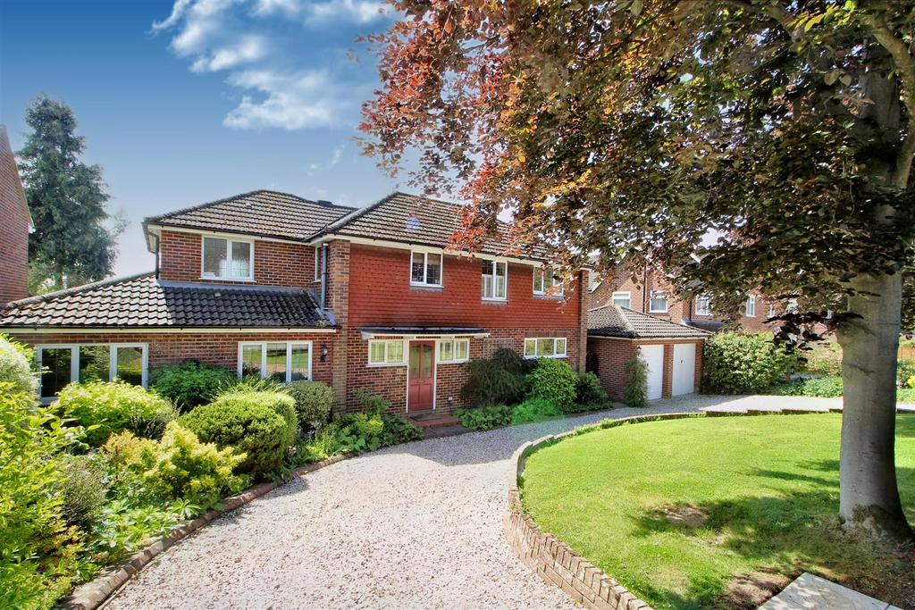 Fairway Avenue, Tilehurst, Reading 4 bed detached house £950,000