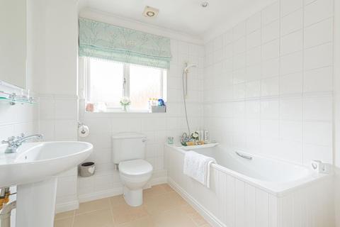 4 Cavell Way, Epsom, KT19 7DQ