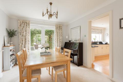 4 Cavell Way, Epsom, KT19 7DQ