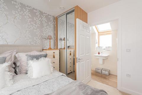 1 Parkview Way, Epsom, KT19 8FA