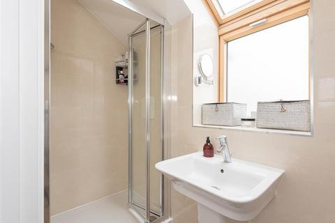 1 Parkview Way, Epsom, KT19 8FA