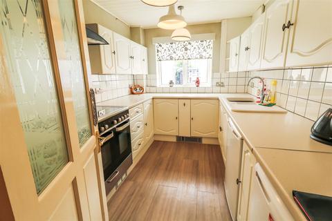 59 Peacocks, Harlow, CM19 5NY