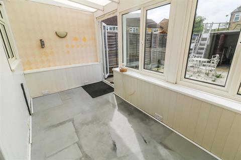 59 Peacocks, Harlow, CM19 5NY