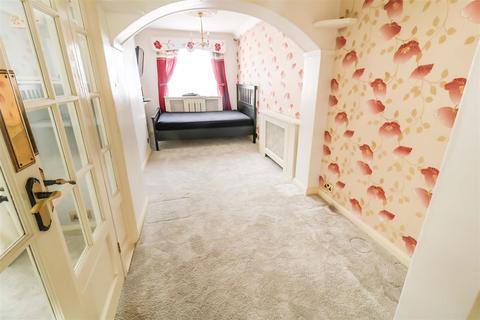 59 Peacocks, Harlow, CM19 5NY